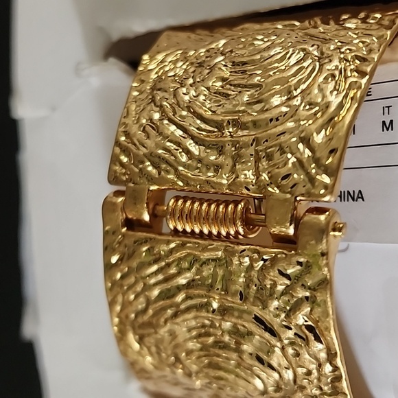 ZARA Double Shell Rigid Bracelet - Picture 9 of 11